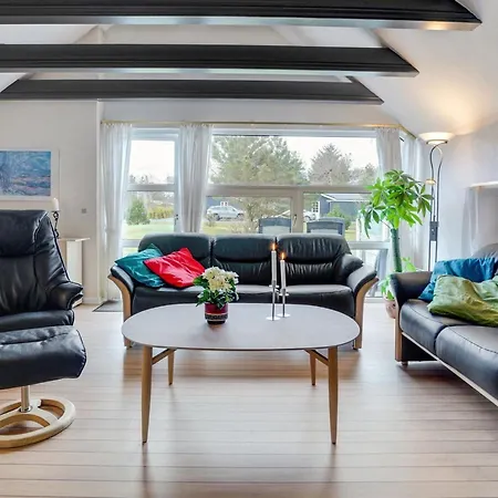 Swening - 2-1km From The Sea By Interhome *