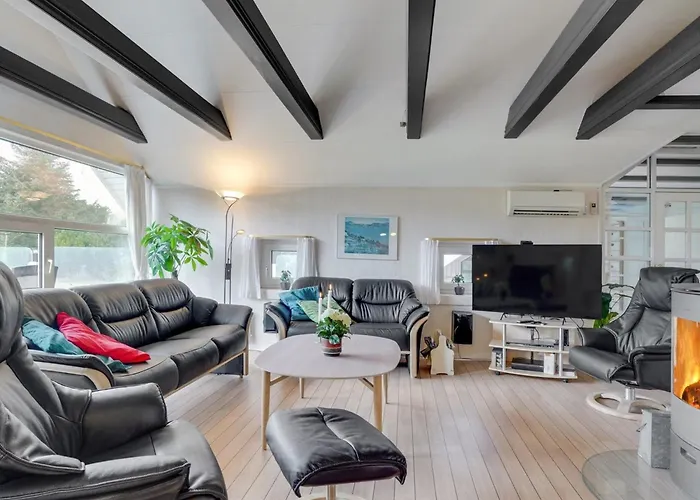 Swening - 2-1km From The Sea By Interhome Feriehus *